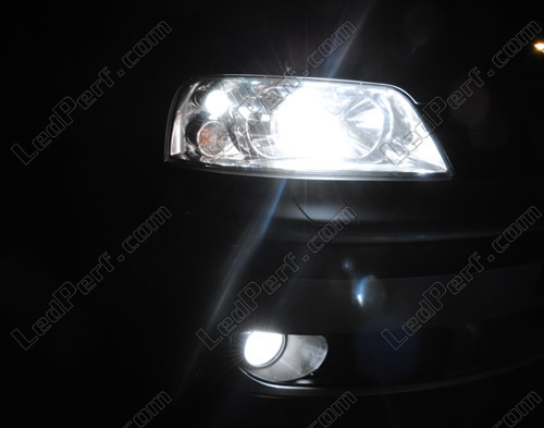 Headlight Xenon Tfl LED Adaptive Light Right VW Sharan 7N 7N1941752B  Damaged