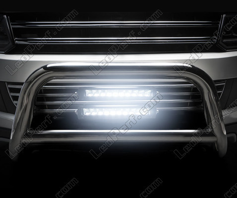 Close-up of the Osram LEDriving® LIGHTBAR FX250-CB LED bar when illuminated