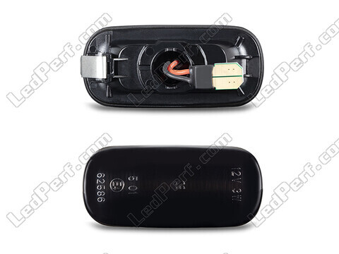 Connector of the smoked black dynamic LED side indicators for Audi A4 B7