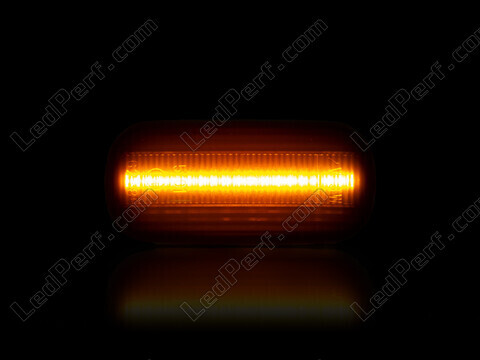 Maximum lighting of the dynamic LED side indicators for Audi TT 8J
