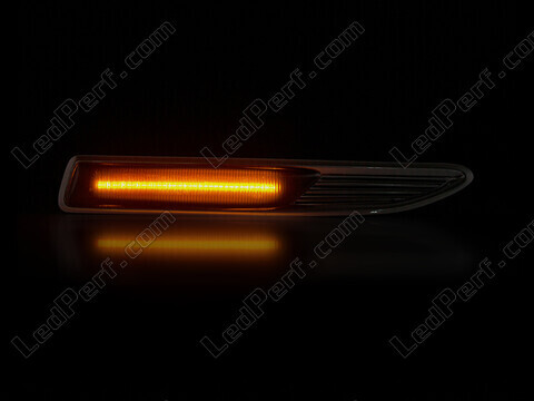 Maximum lighting of the dynamic LED side indicators for Ford Mondeo MK4