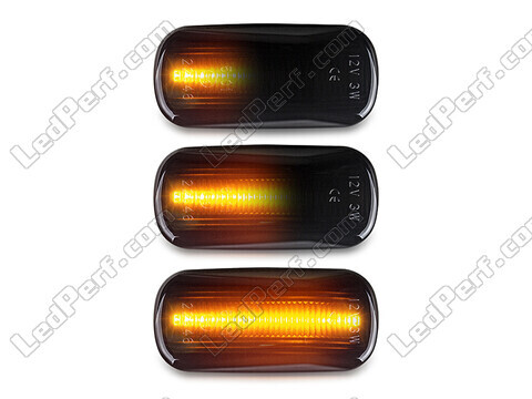 Lighting of the black dynamic LED side indicators for Honda Jazz