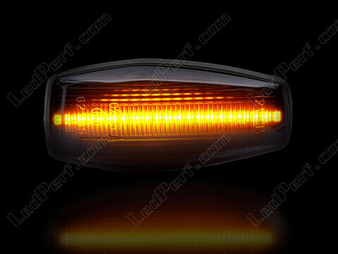 Maximum lighting of the dynamic LED side indicators for Hyundai Coupe GK3