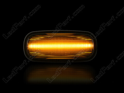 Maximum lighting of the dynamic LED side indicators for Land Rover Defender
