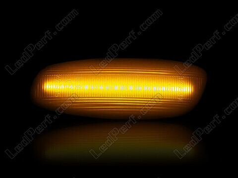 Maximum lighting of the dynamic LED side indicators for Peugeot 3008
