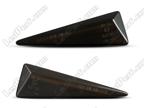 Front view of the dynamic LED side indicators for Renault Espace 4 - Smoked Black Color
